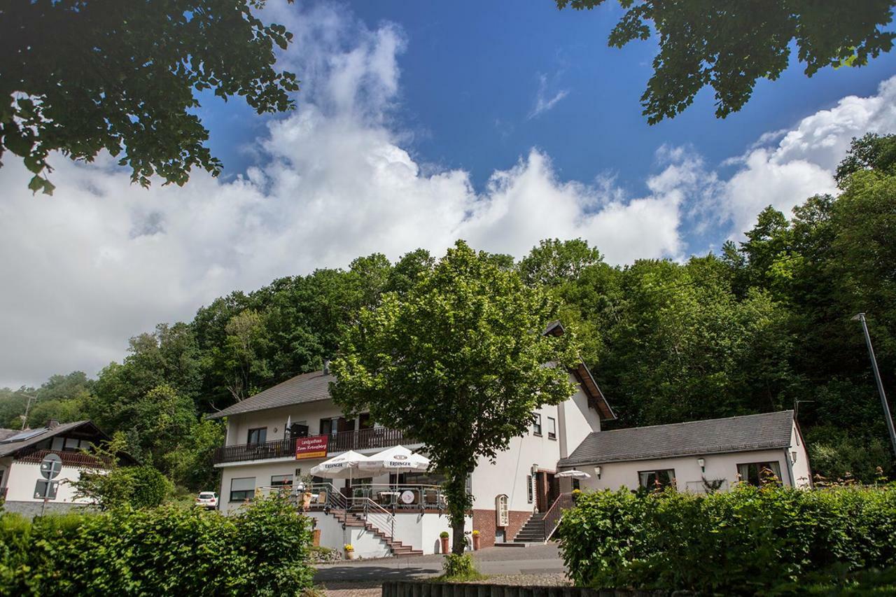 Schonbach  Landgasthaus Zum Kreuzberg מראה חיצוני תמונה