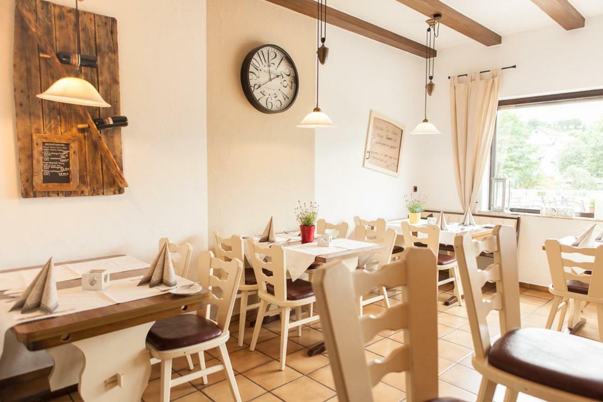 Schonbach  Landgasthaus Zum Kreuzberg מראה חיצוני תמונה