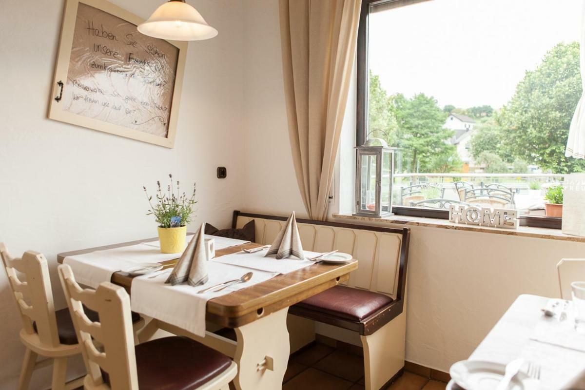 Schonbach  Landgasthaus Zum Kreuzberg מראה חיצוני תמונה